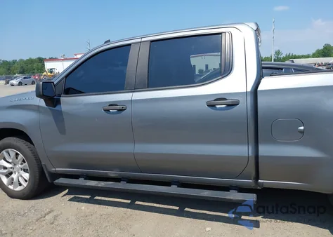 2021 Chevrolet Silverado 1500 4Wd Standard Bed Custom z USA, uszkodzony, nr VIN 1GCPYBEH3MZ189987